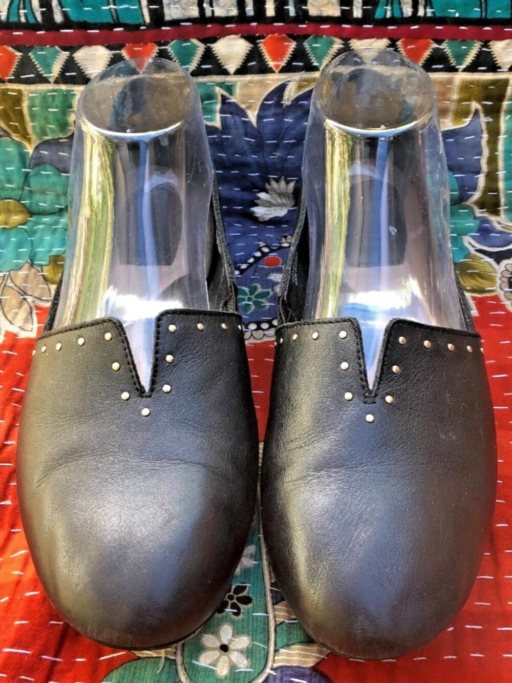 Women's Born Lola Black Leather Studded Flat  Size 8M Comfy Dressy